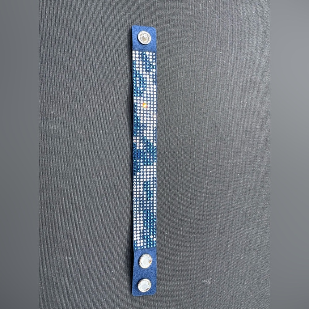 Touchstone Crystal by Swarovski Under The Radar wrap bracelet - Picture 3 of 4